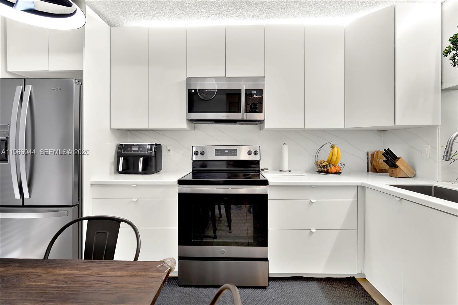 GOLDEN RAINTREE IV-B COND - Residential