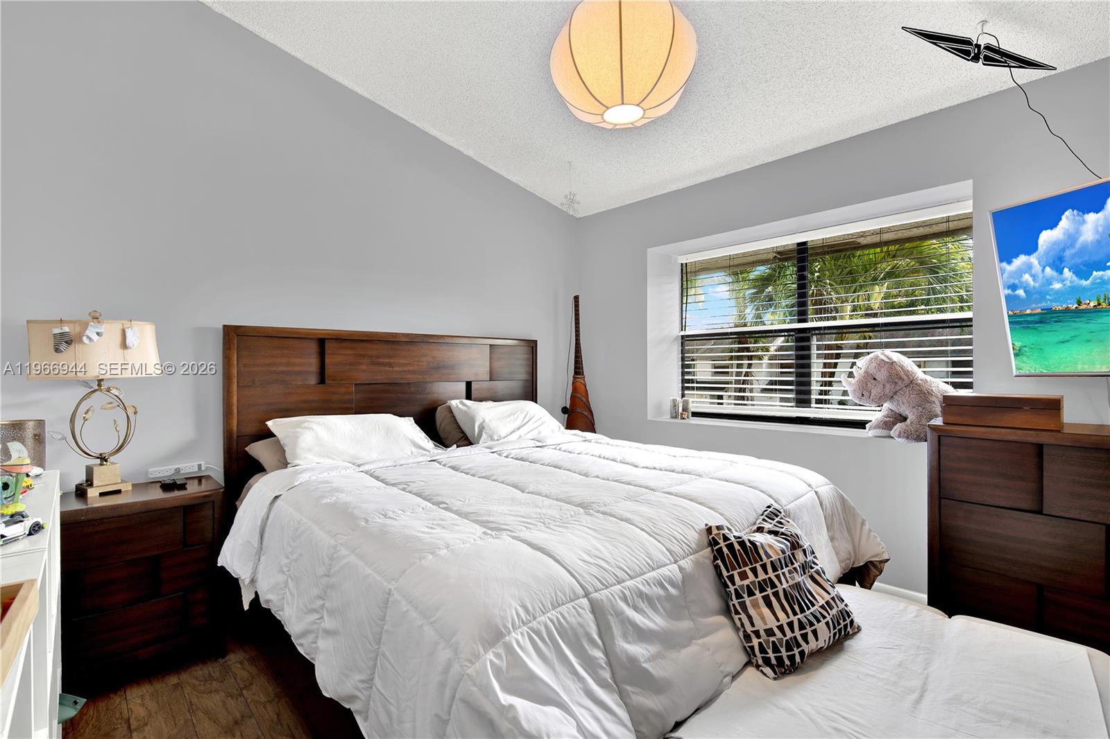 GOLDEN RAINTREE IV-B COND - Residential