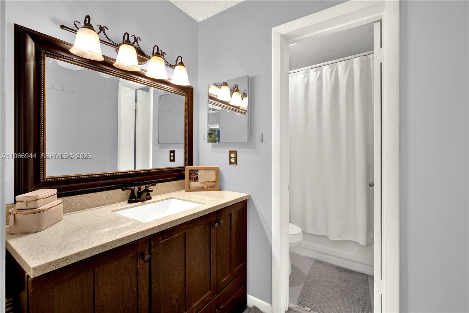 GOLDEN RAINTREE IV-B COND - Residential