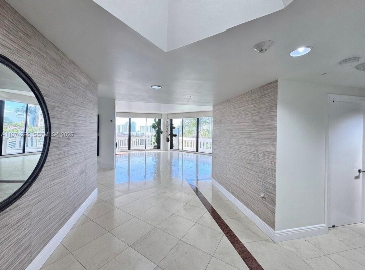 2000 ISL BLVD WILLIAMS IS - Residential