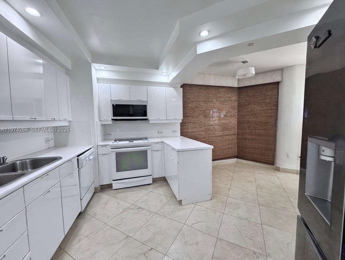 2000 ISL BLVD WILLIAMS IS - Residential