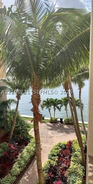 17150 N Bay Rd 2402
