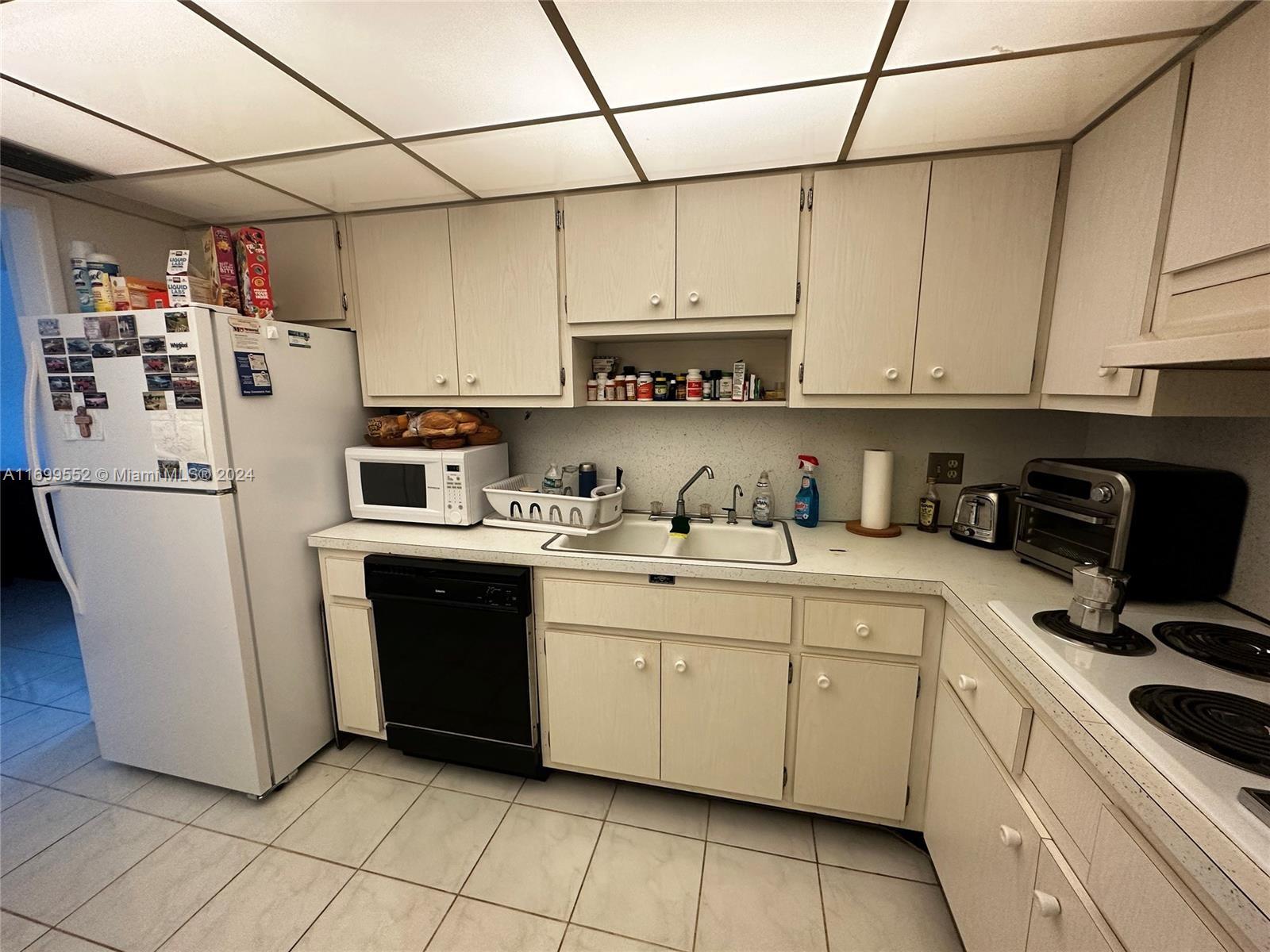 COASTAL TOWERS CONDO - Residential Lease