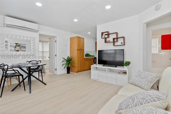 6103 MONROE ST, HOLLYWOOD, FL 33023 - Image 76dcdff18da5c935c4c41343d85cb5f6/3309538116