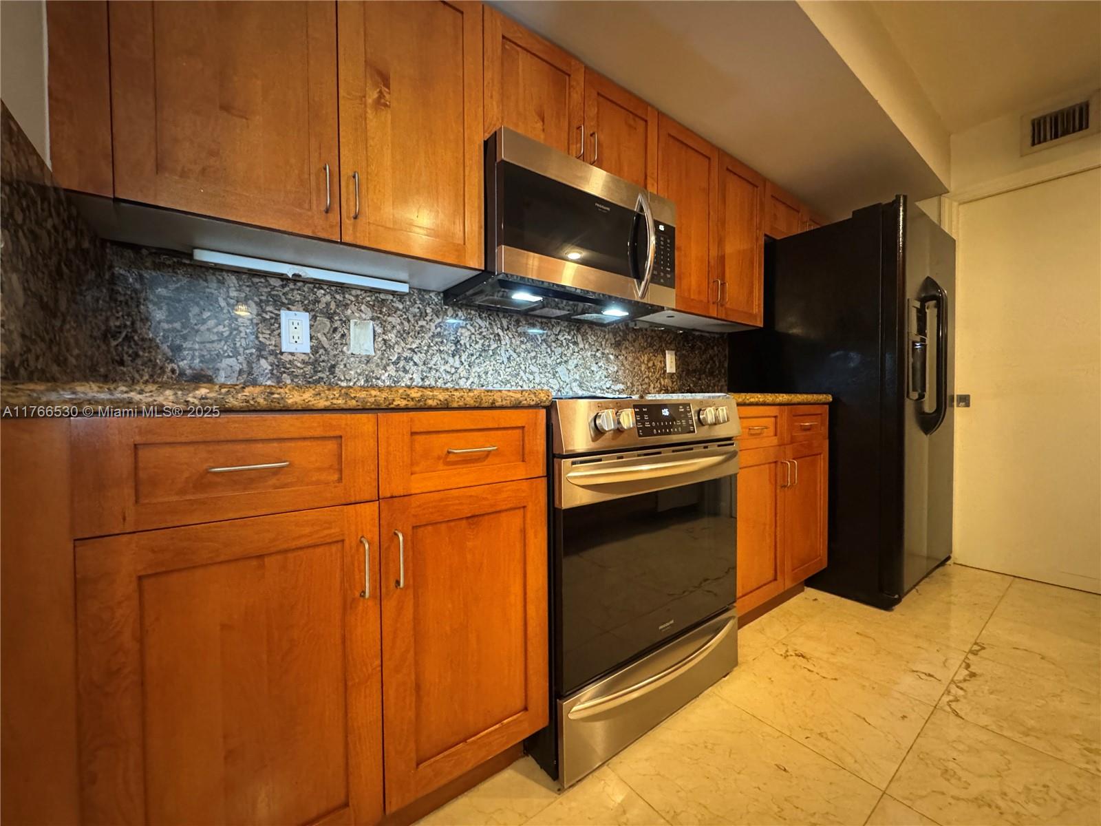 THE COLLINS CONDO - Residential