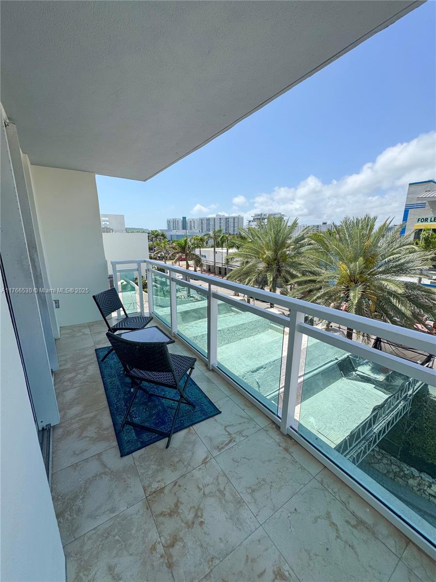 THE COLLINS CONDO - Residential