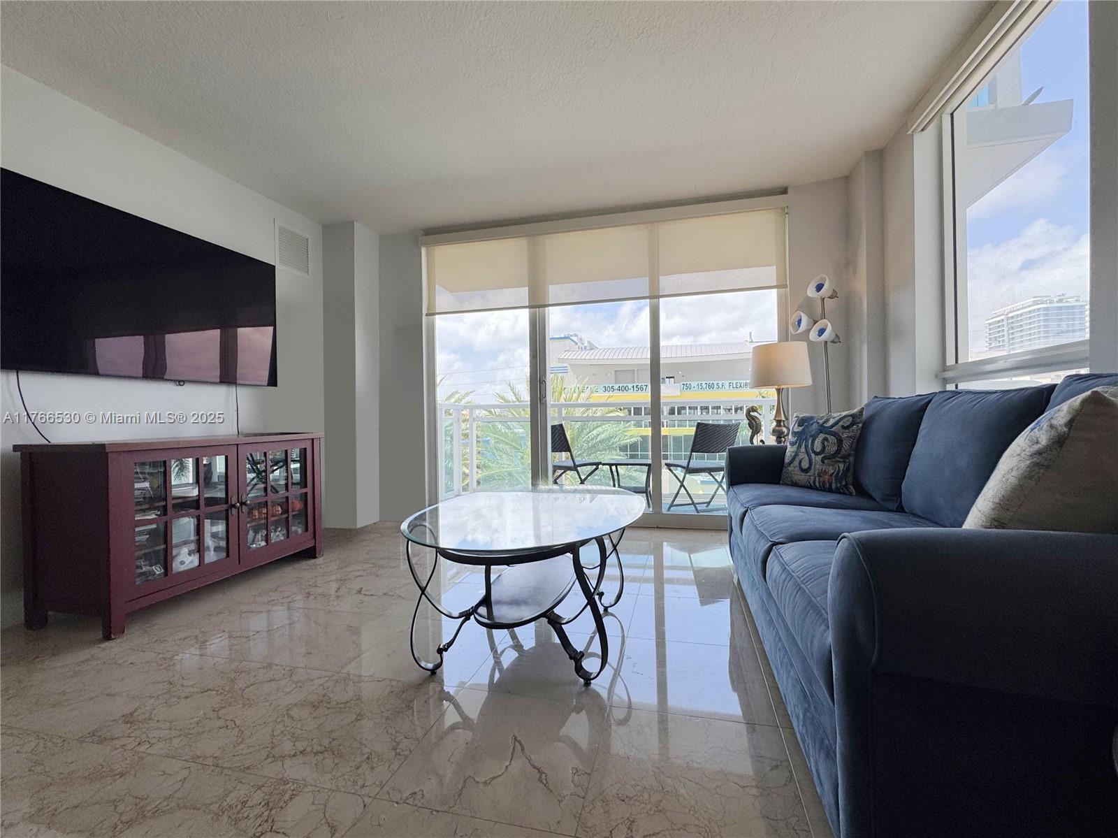 THE COLLINS CONDO - Residential