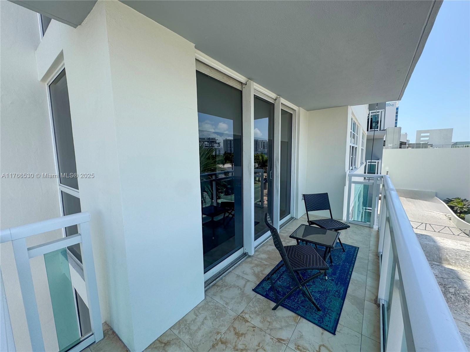 THE COLLINS CONDO - Residential