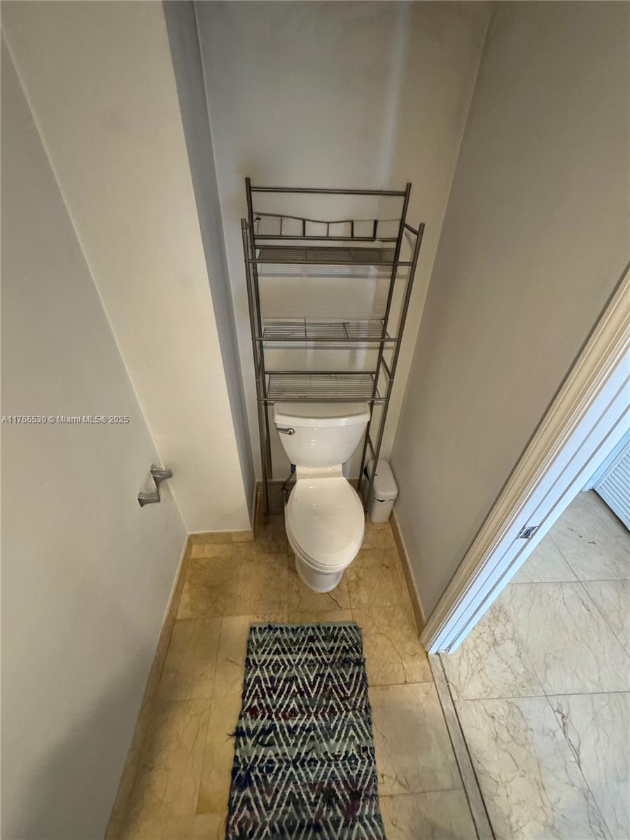 THE COLLINS CONDO - Residential