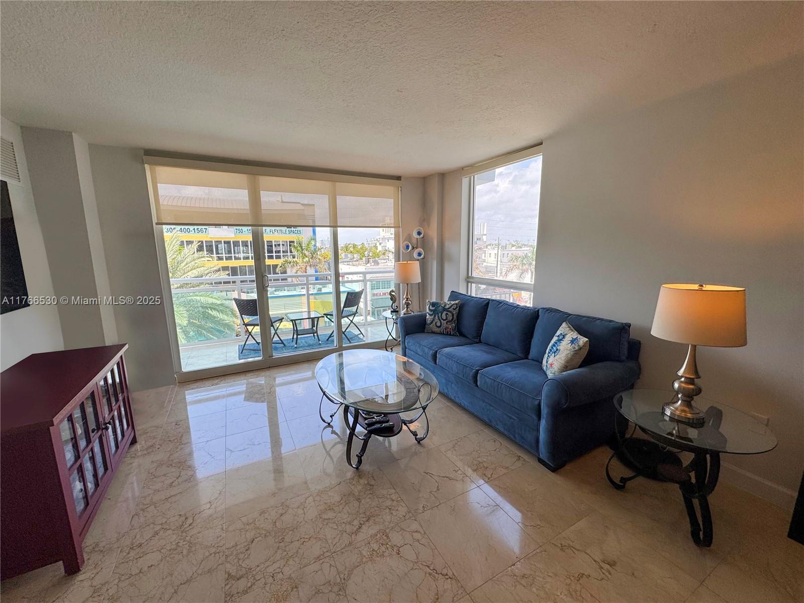 THE COLLINS CONDO - Residential