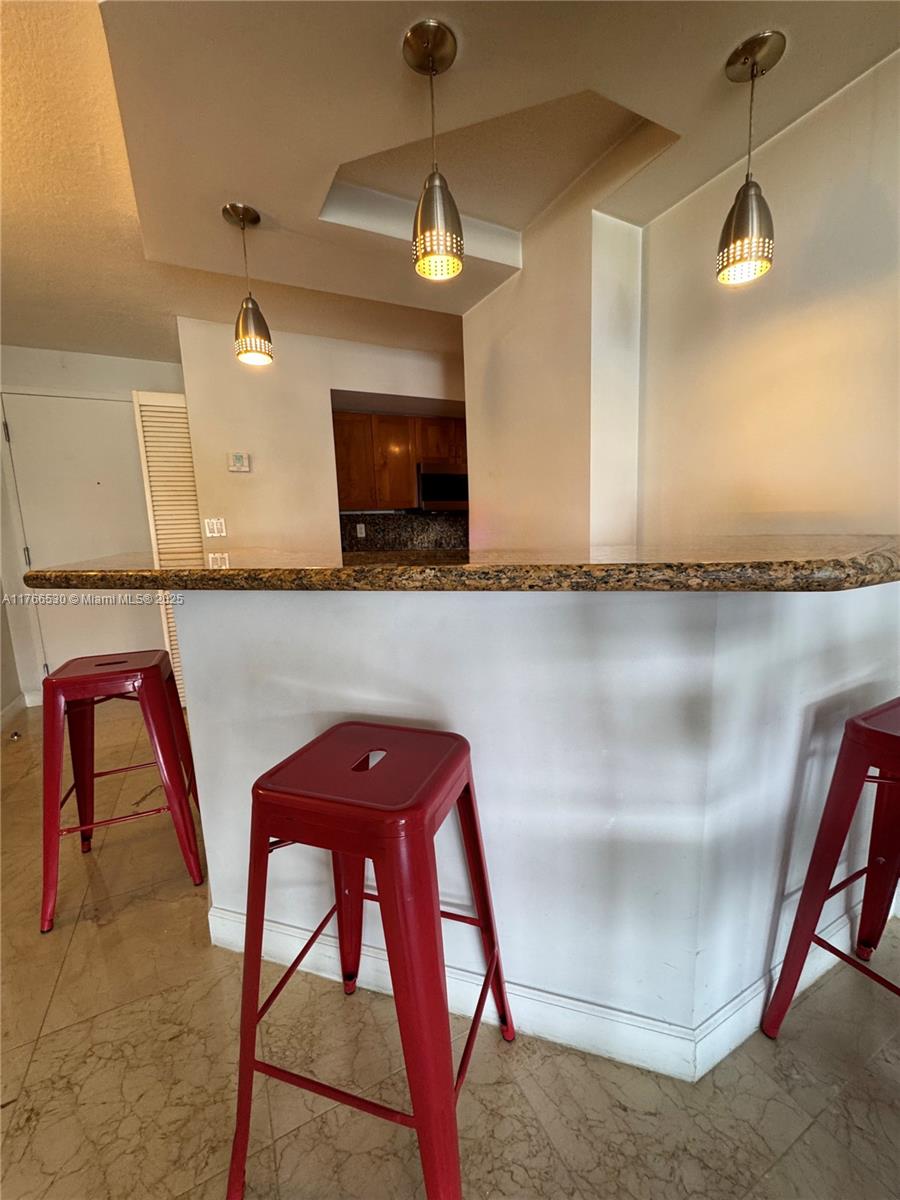 THE COLLINS CONDO - Residential