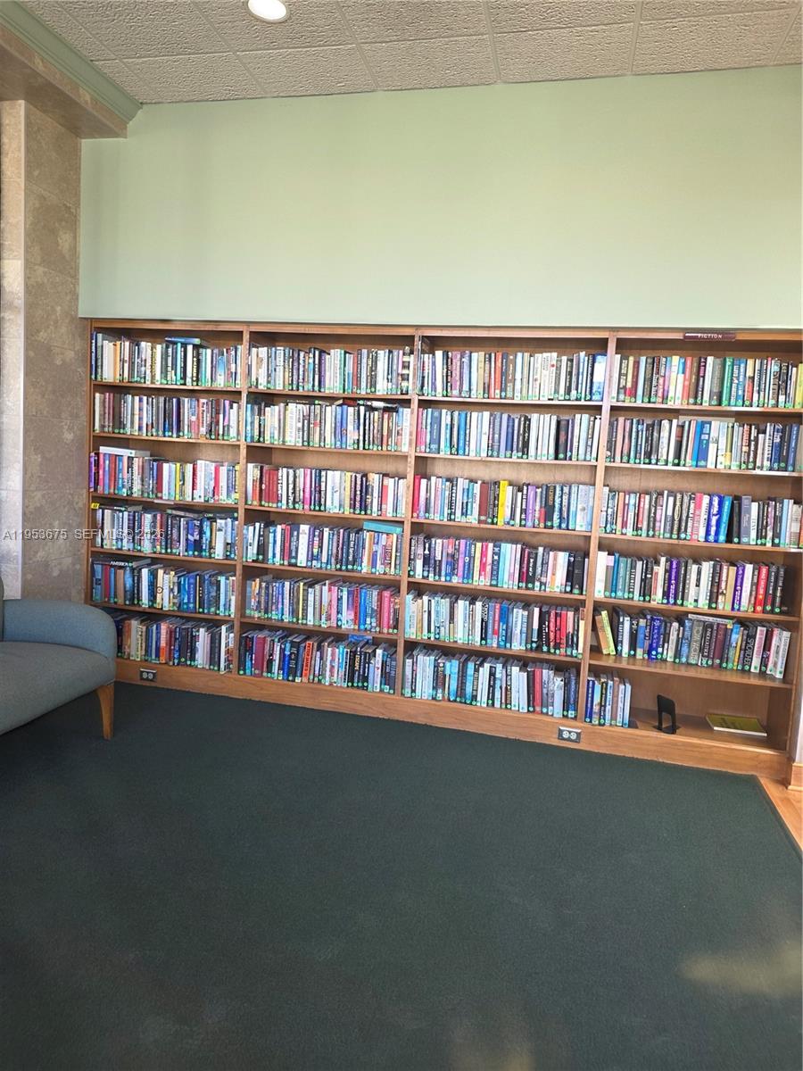 VICTORIA VILLAGE K CONDO - Residential