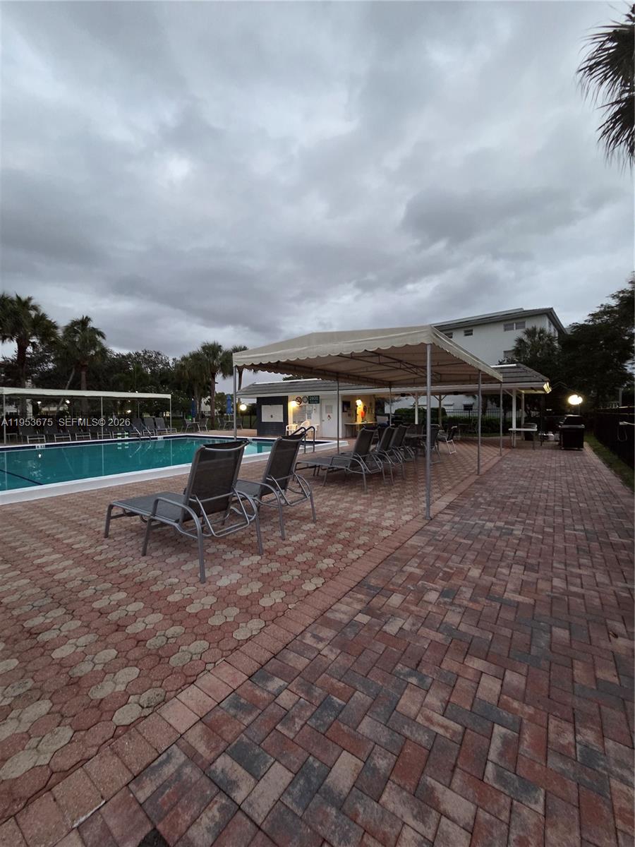 VICTORIA VILLAGE K CONDO - Residential