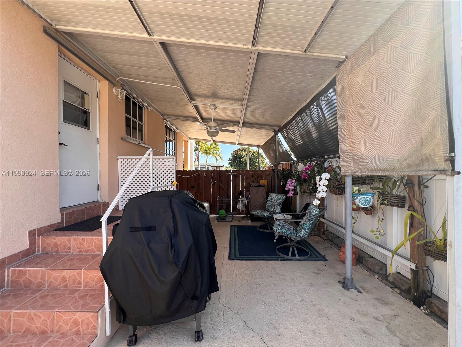 PALM ESTATES - Residential