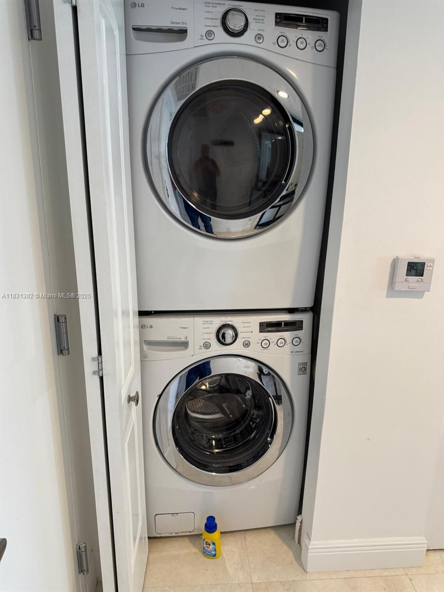 OCEAN POINT BEACH CLUB CO - Residential Lease