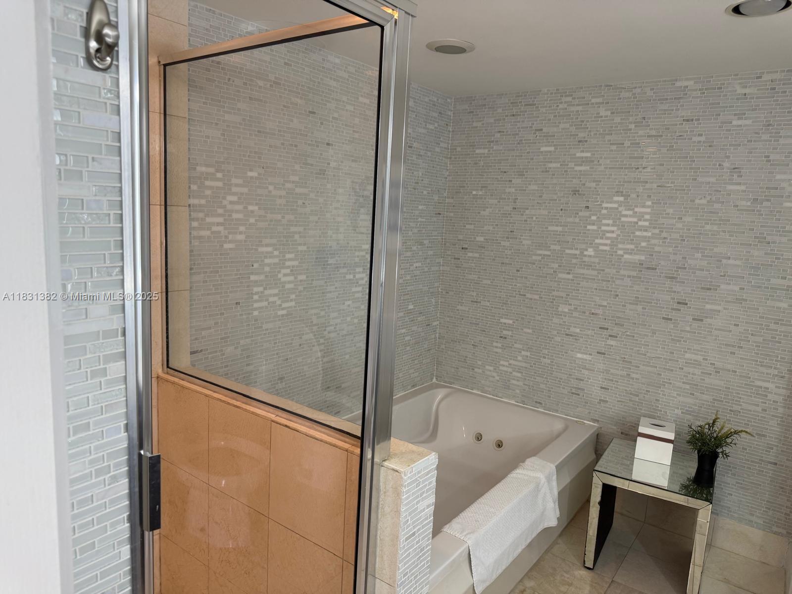 OCEAN POINT BEACH CLUB CO - Residential Lease