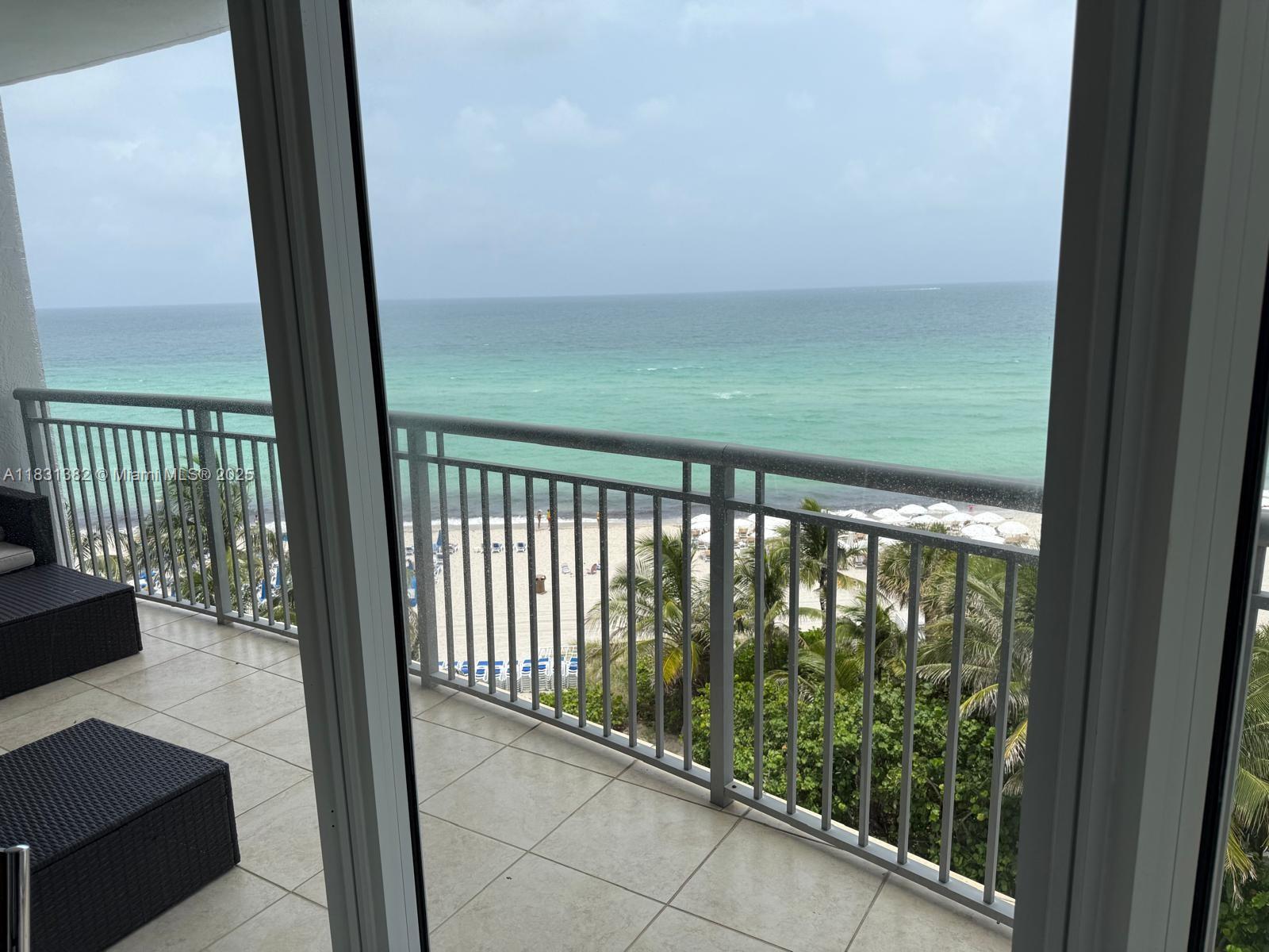 17375 Collins Ave 702