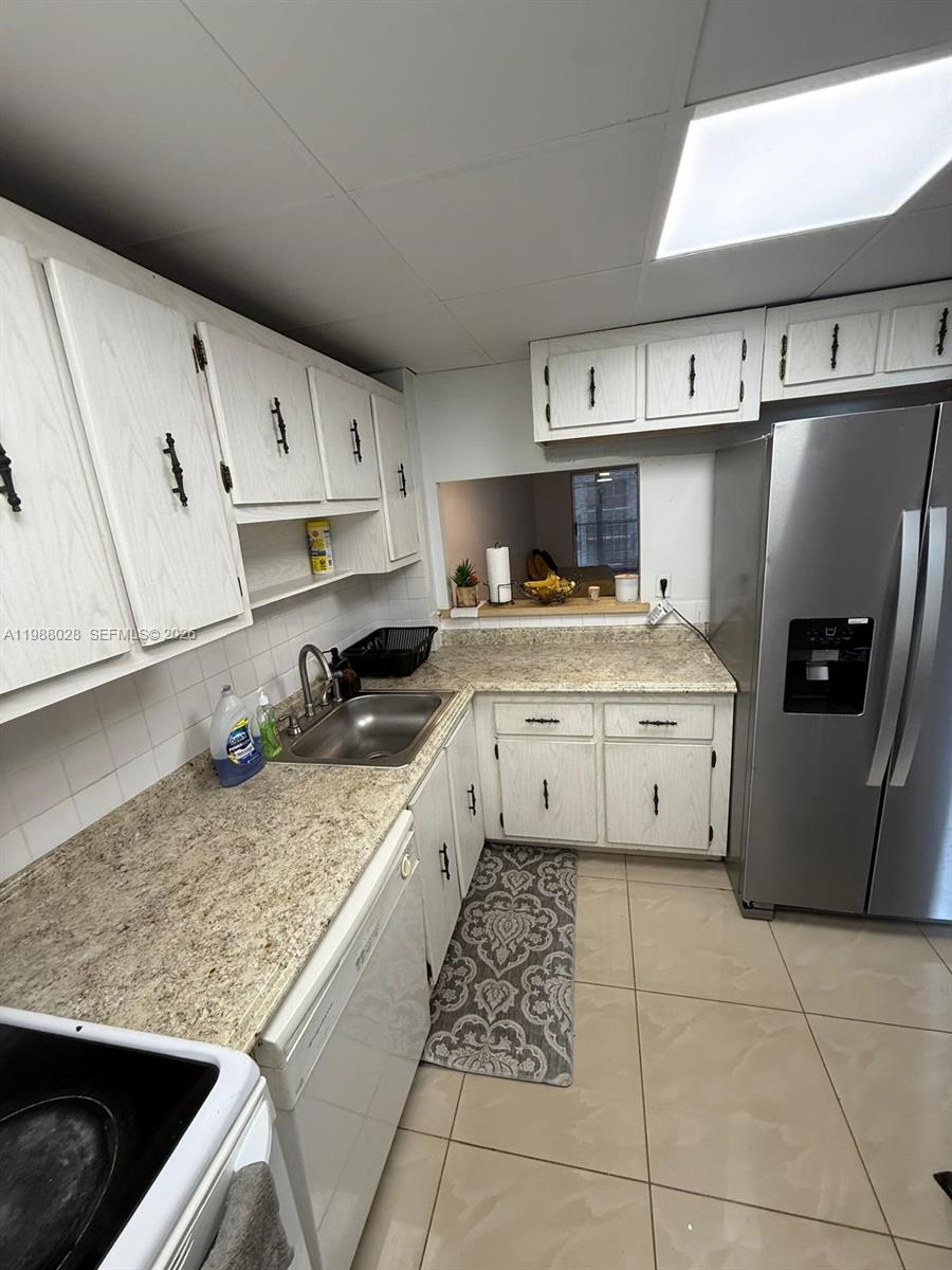 PARKSIDE TOWERS CONDO - Residential Lease