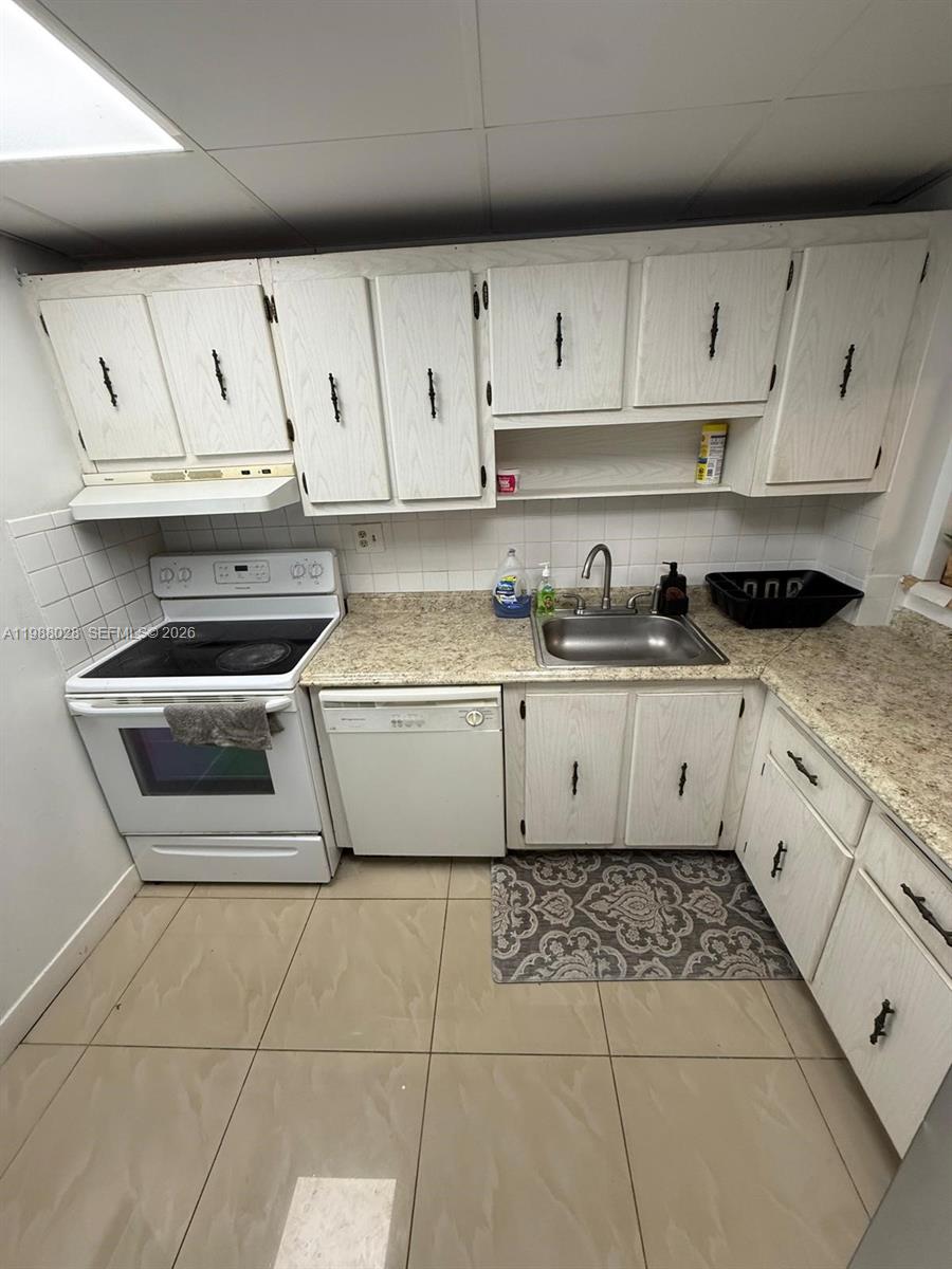 PARKSIDE TOWERS CONDO - Residential Lease