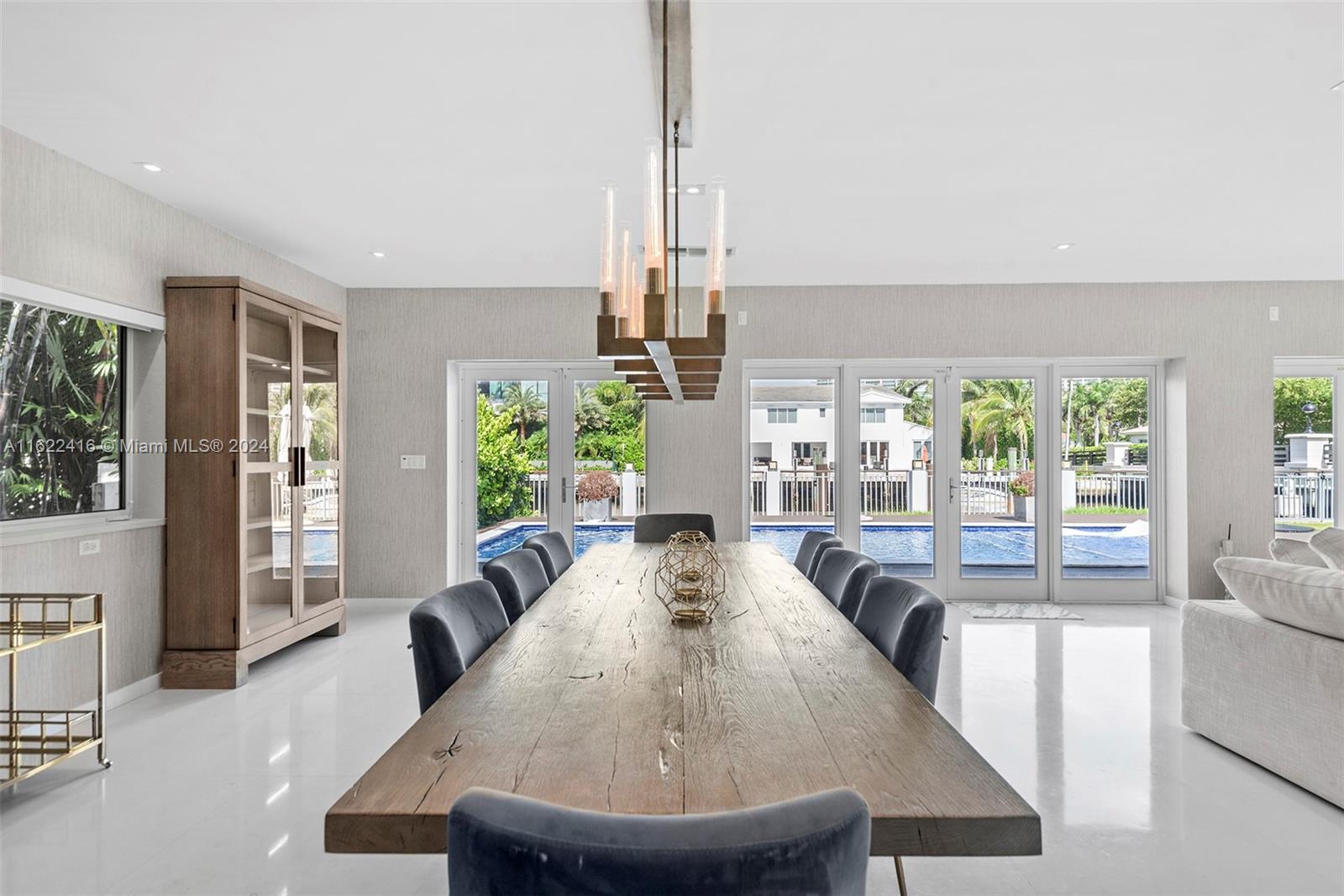 GOLDEN BEACH SEC D - Residential