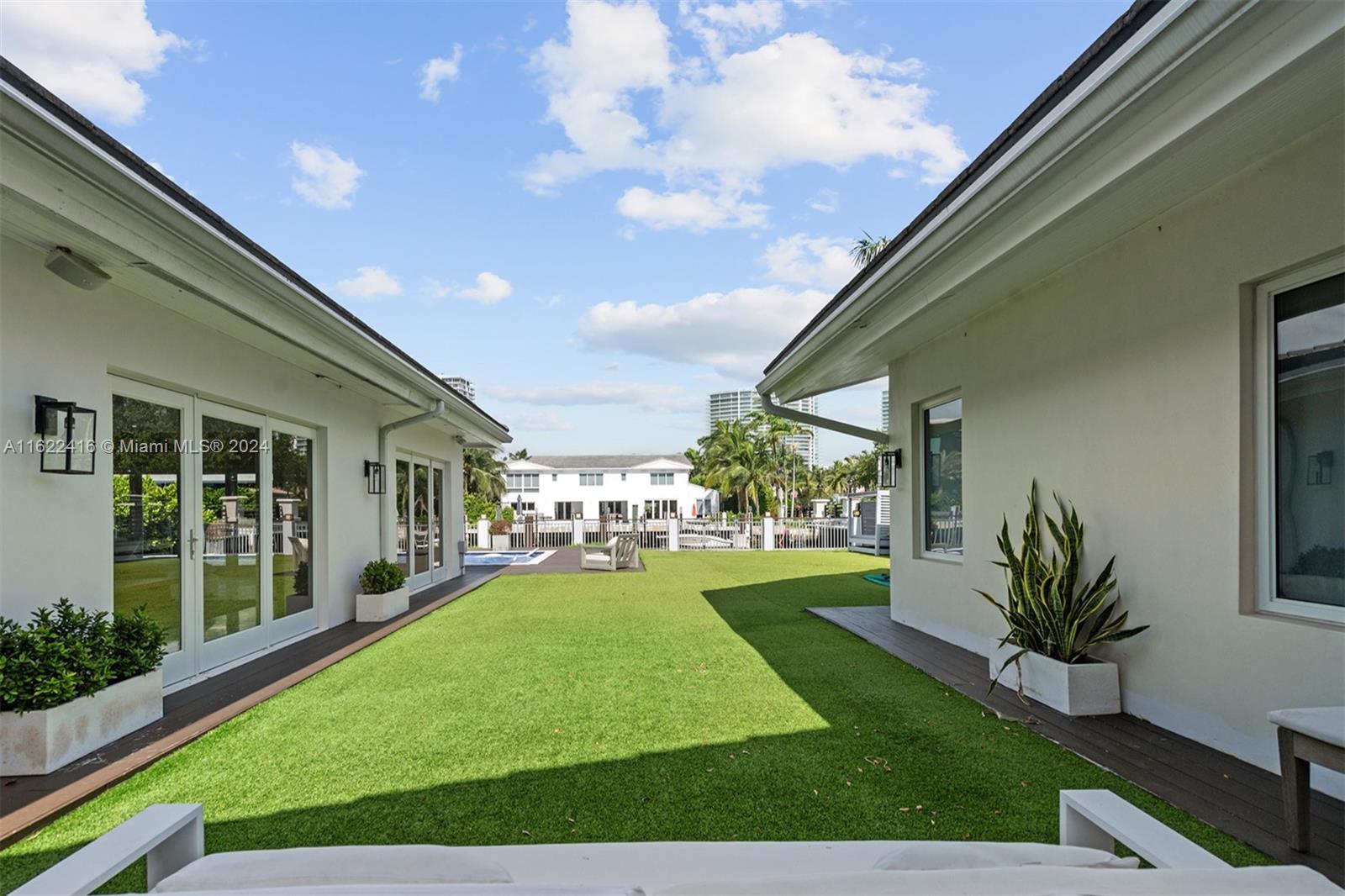 GOLDEN BEACH SEC D - Residential