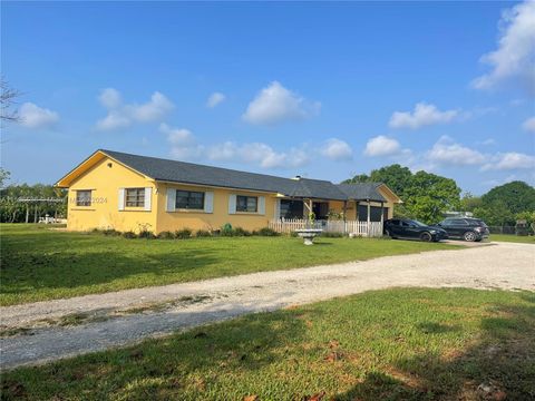 25400 SW 209th Ave, Homestead, FL 33031 - #: A11586536