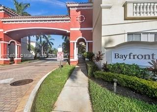 Fabulous Rental Opportunity of Beautiful, Private Townhome. Fantastic Corner Unit, 3 Bedrooms, New Vinyl floors in all bedrooms and stairways, tiled throughout on 1st floor. Great Community with Pool. Close to the Beach, I-95, and
Five Minutes to Downtown Delray and Ten minutes to the ocean. All Applicants over 18 must have a credit score of 650.