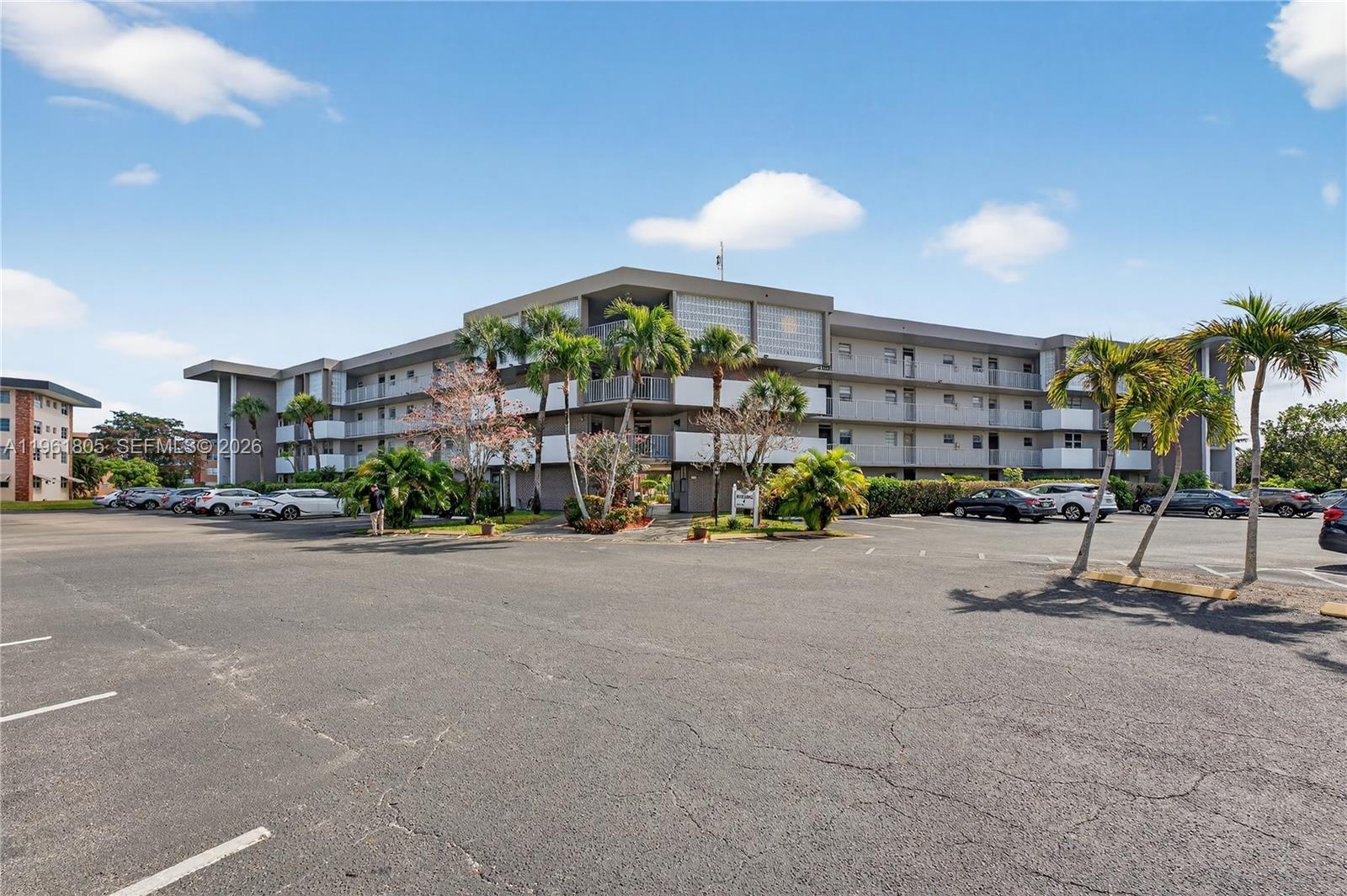 LAUDERDALE OAKS CONDO 4 - Residential