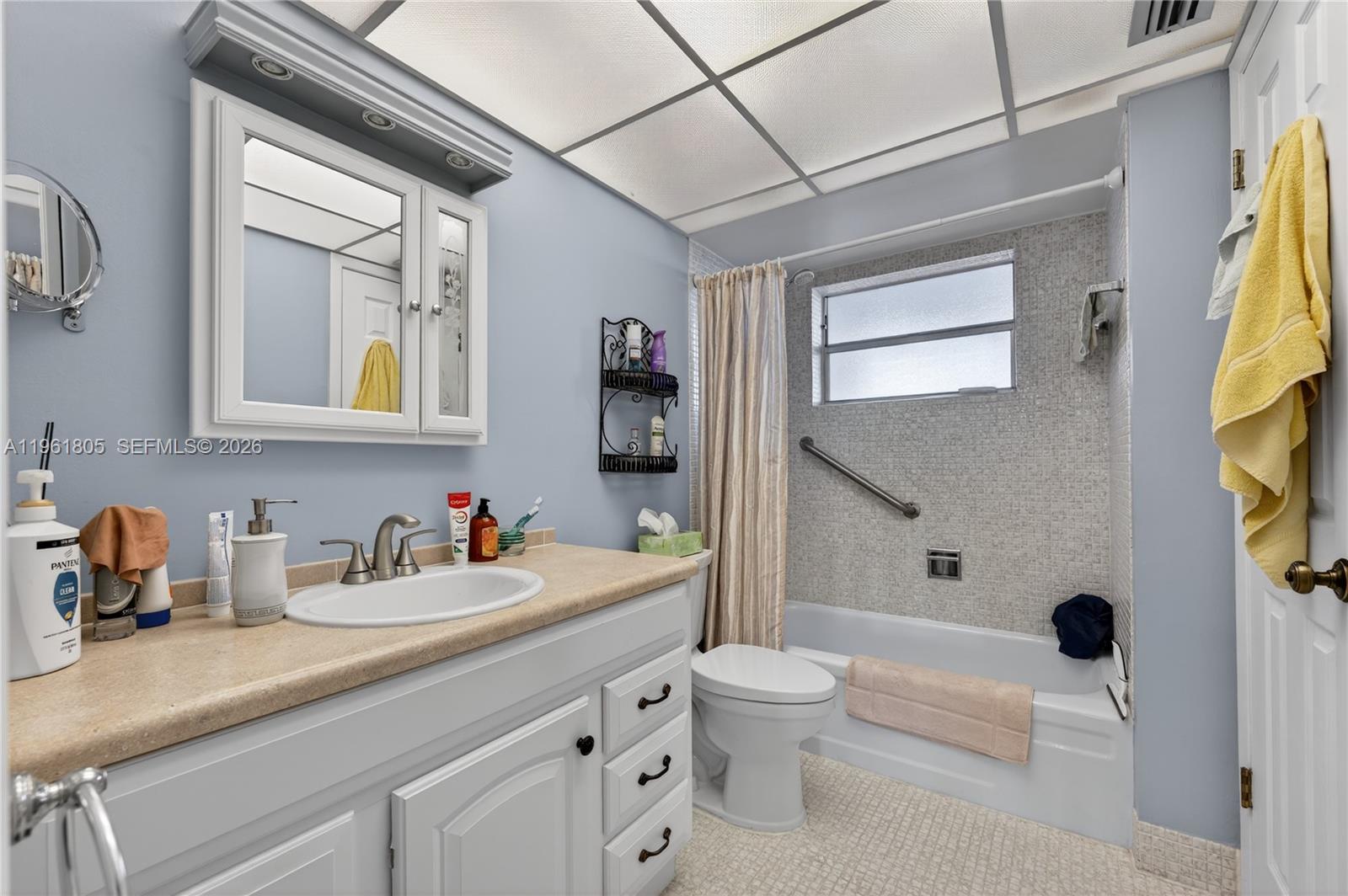 LAUDERDALE OAKS CONDO 4 - Residential