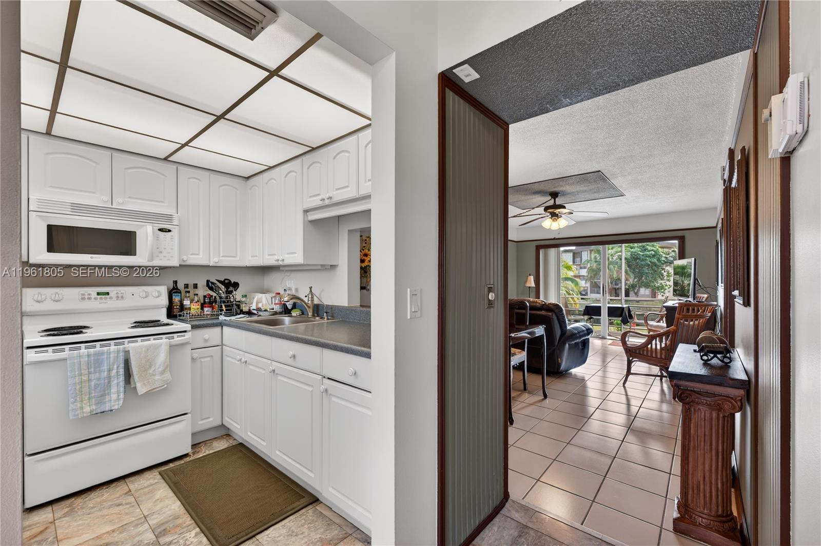 LAUDERDALE OAKS CONDO 4 - Residential