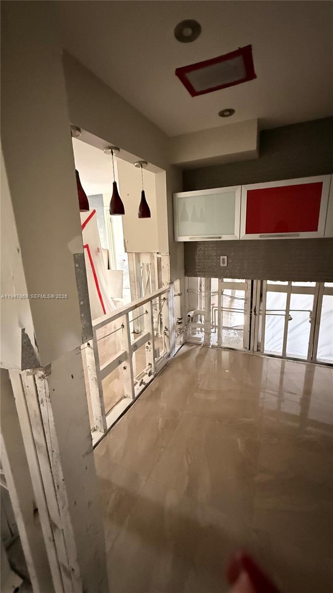 CHATEAU DE VILLE CONDO - Residential