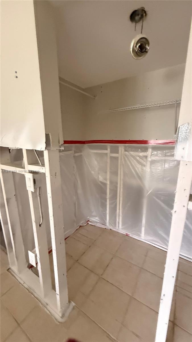 CHATEAU DE VILLE CONDO - Residential