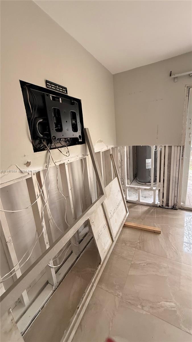 CHATEAU DE VILLE CONDO - Residential