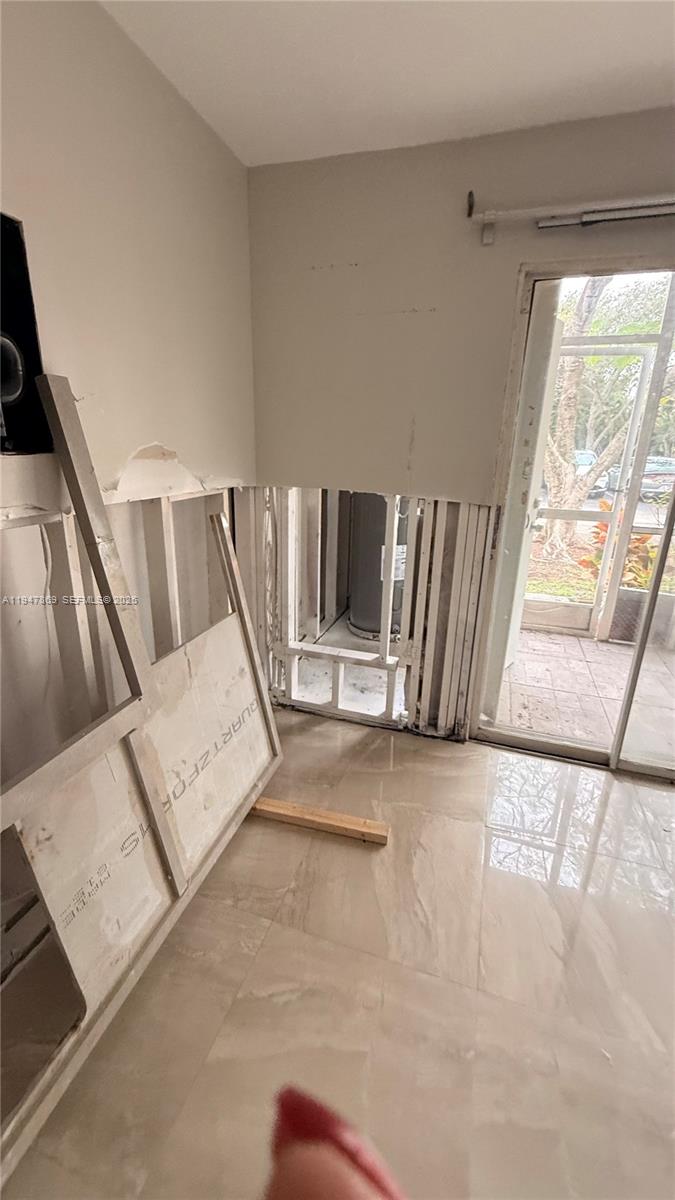 CHATEAU DE VILLE CONDO - Residential