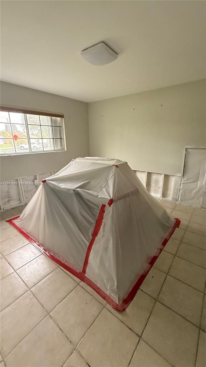 CHATEAU DE VILLE CONDO - Residential