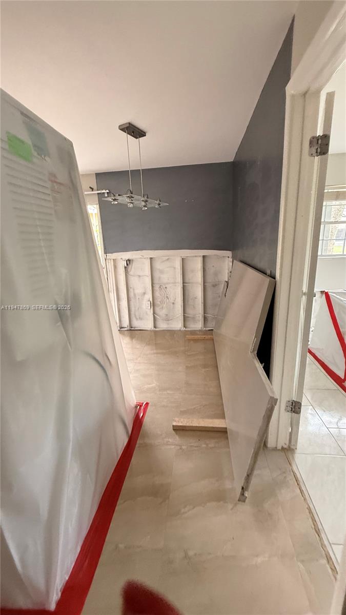 CHATEAU DE VILLE CONDO - Residential