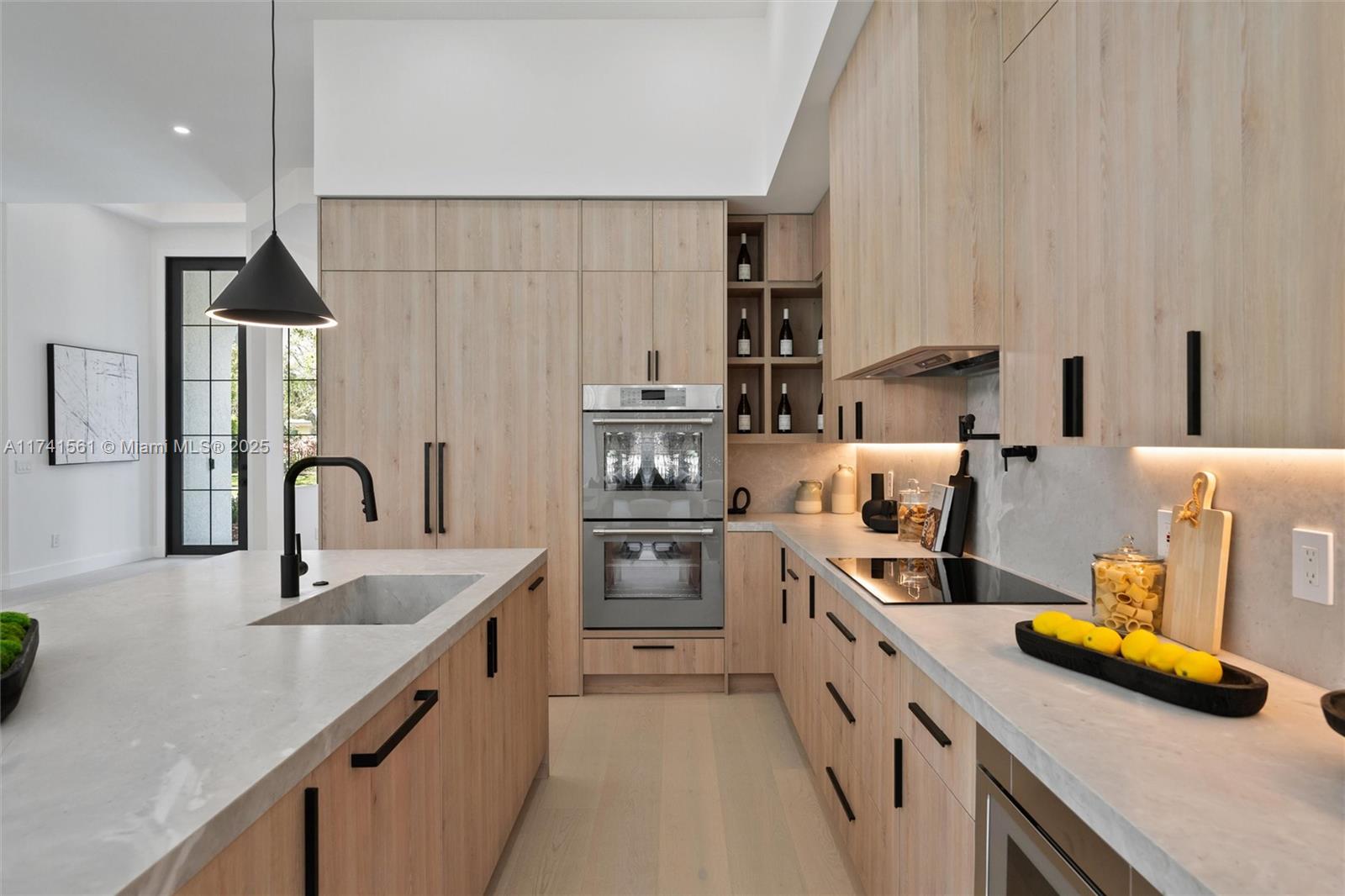 BREAKERS WEST - Residential