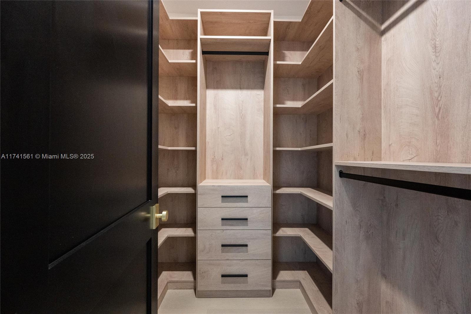 BREAKERS WEST - Residential