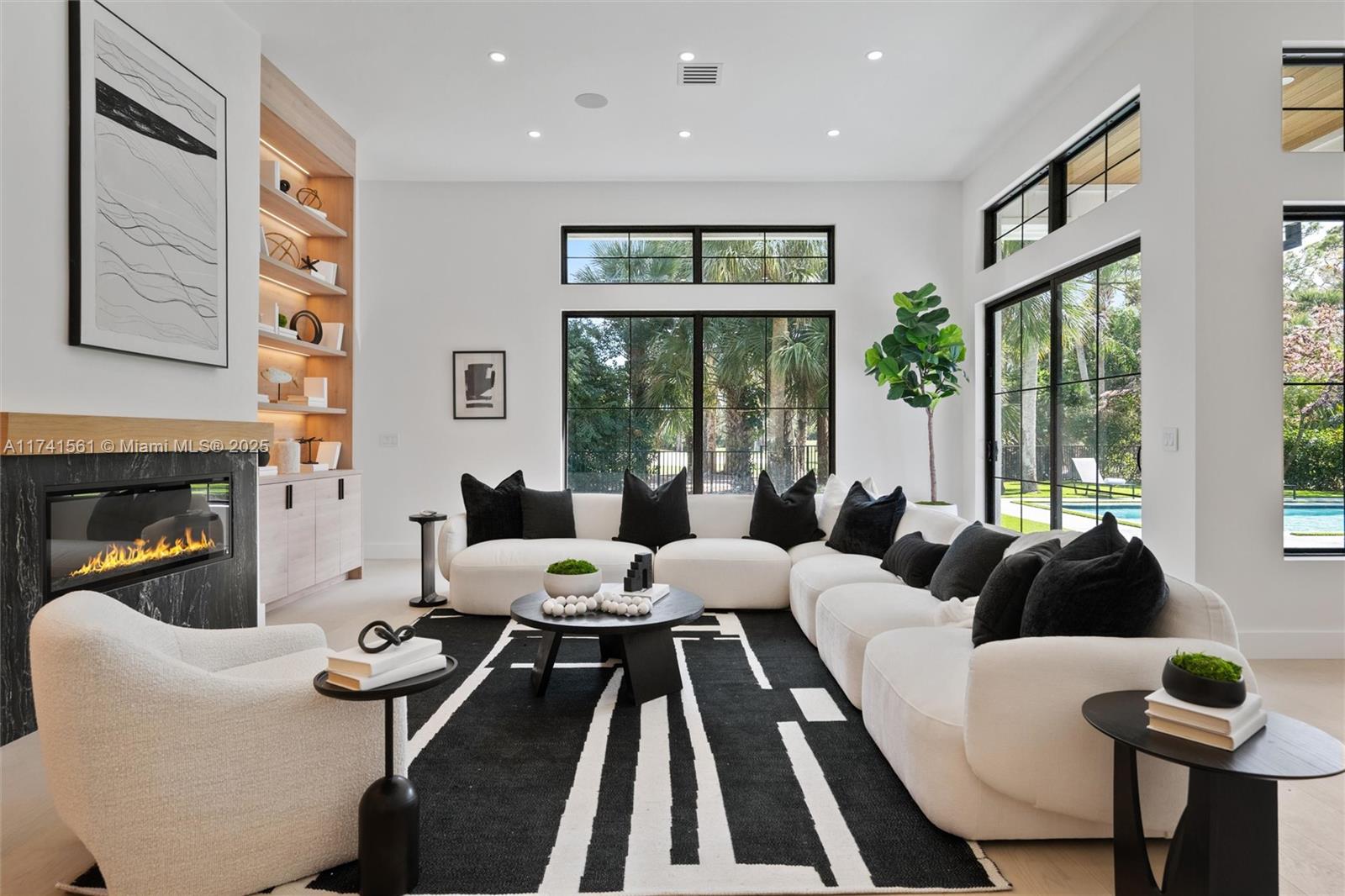 BREAKERS WEST - Residential