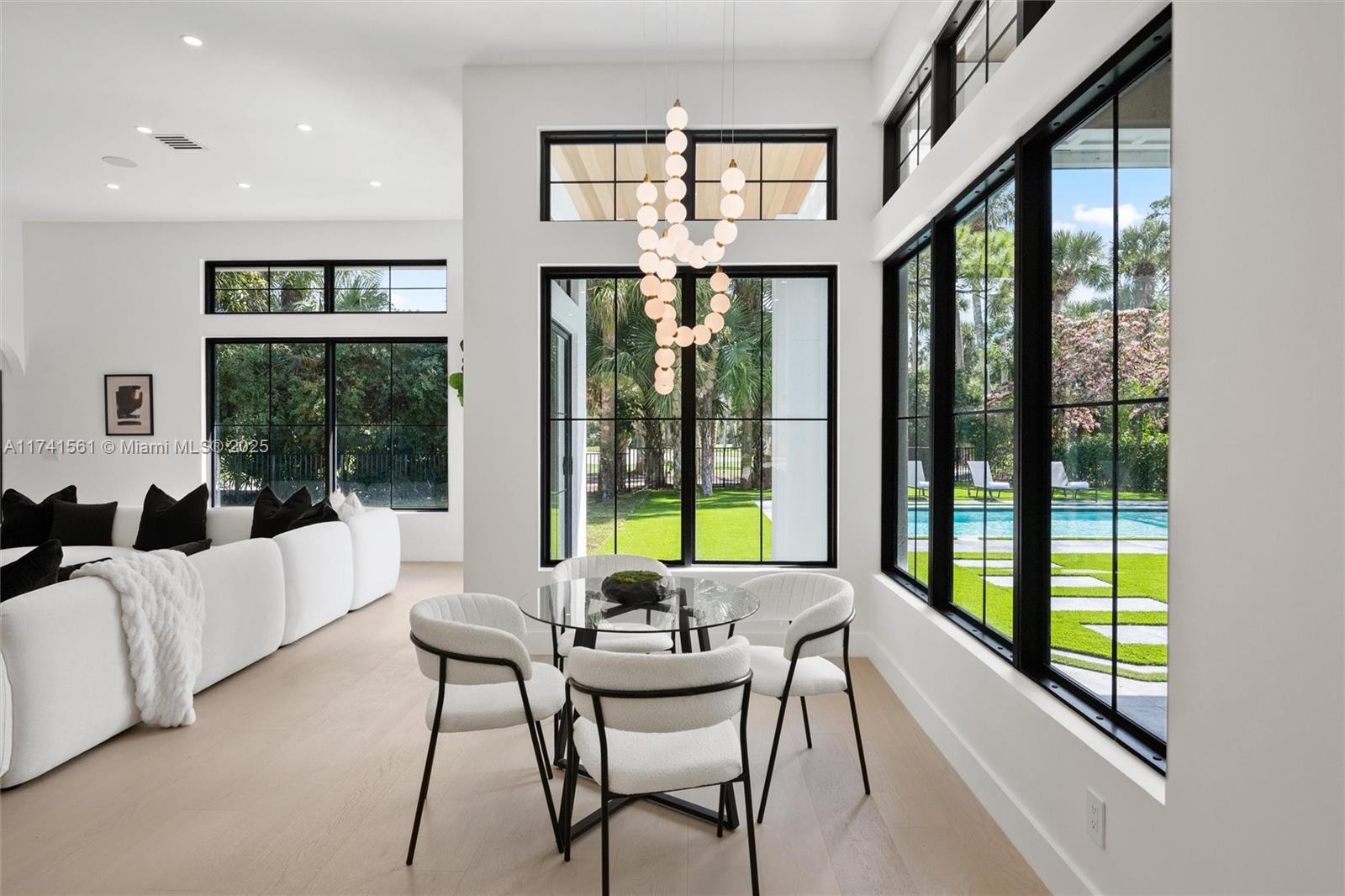 BREAKERS WEST - Residential