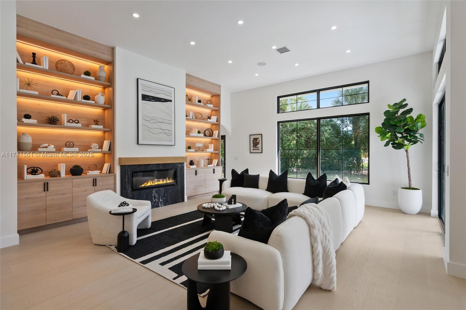 BREAKERS WEST - Residential