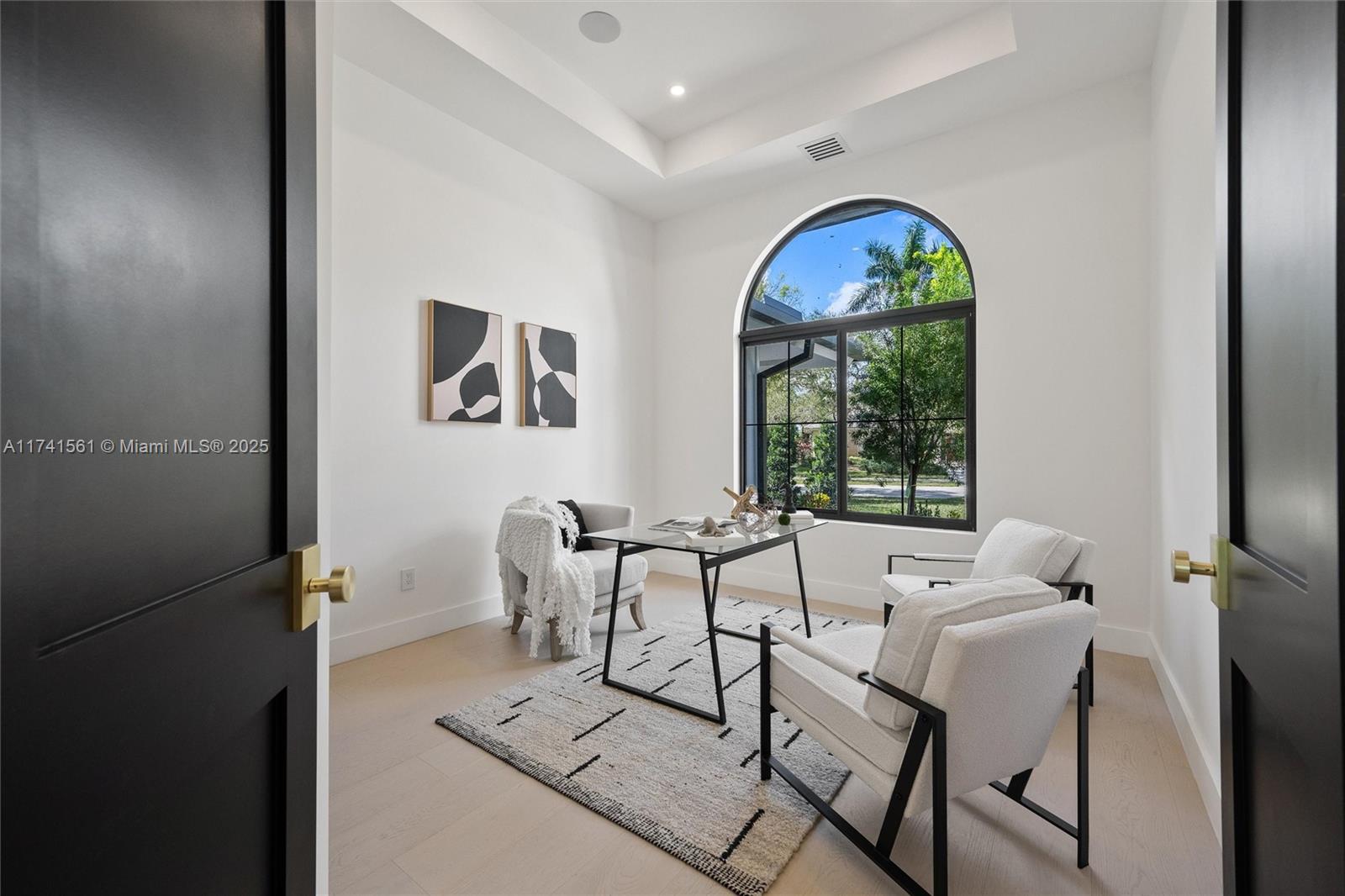 BREAKERS WEST - Residential