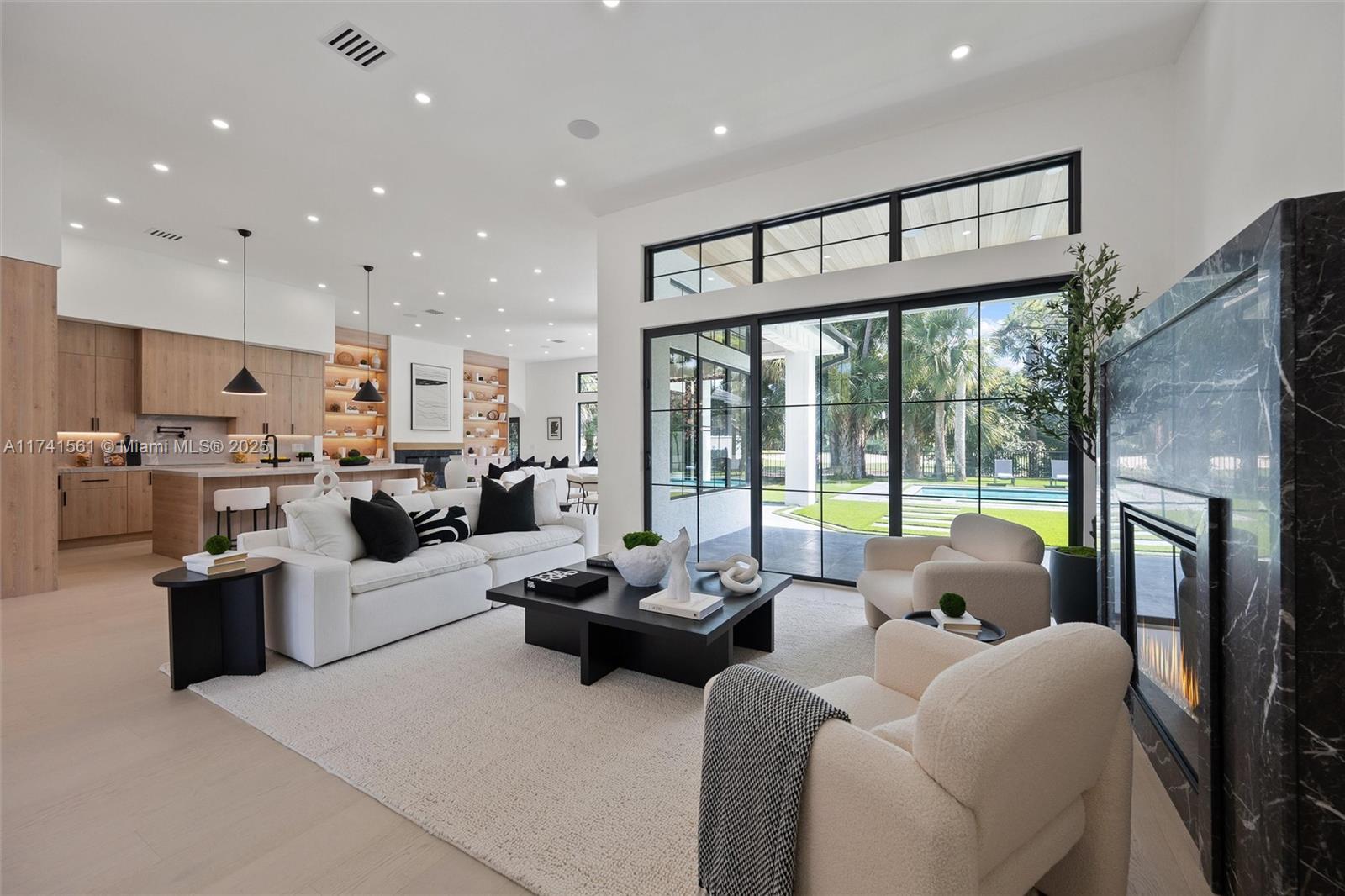 BREAKERS WEST - Residential