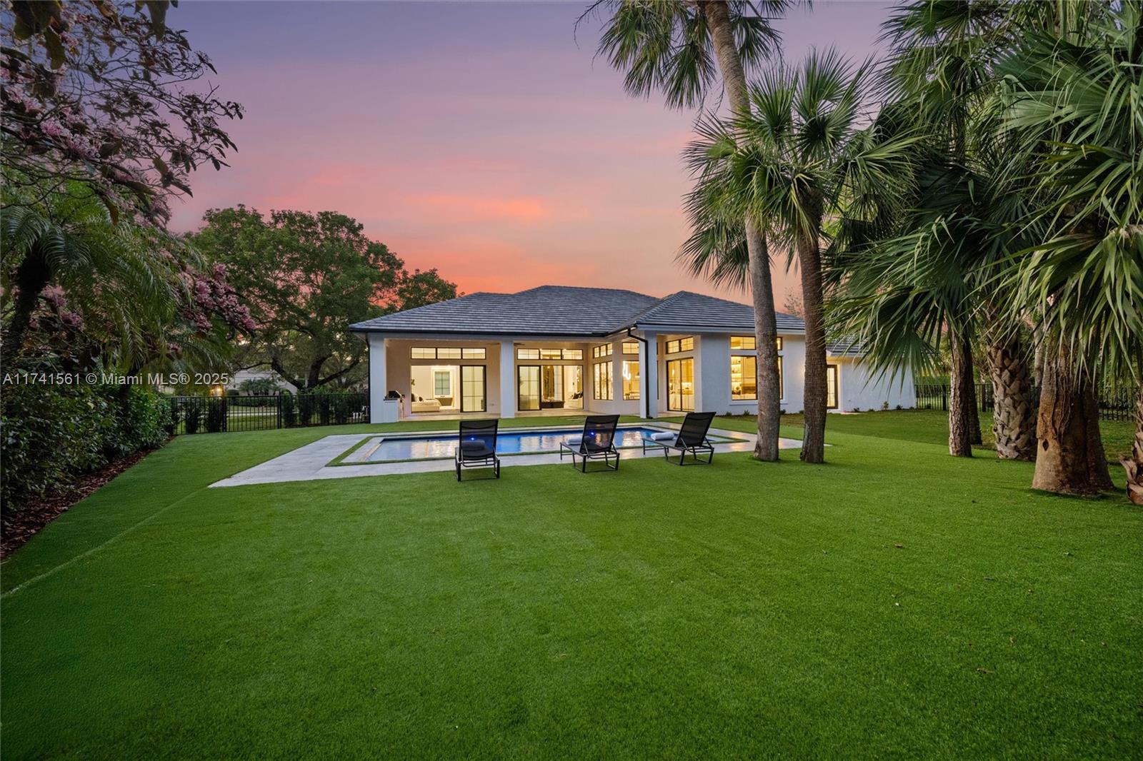 BREAKERS WEST - Residential