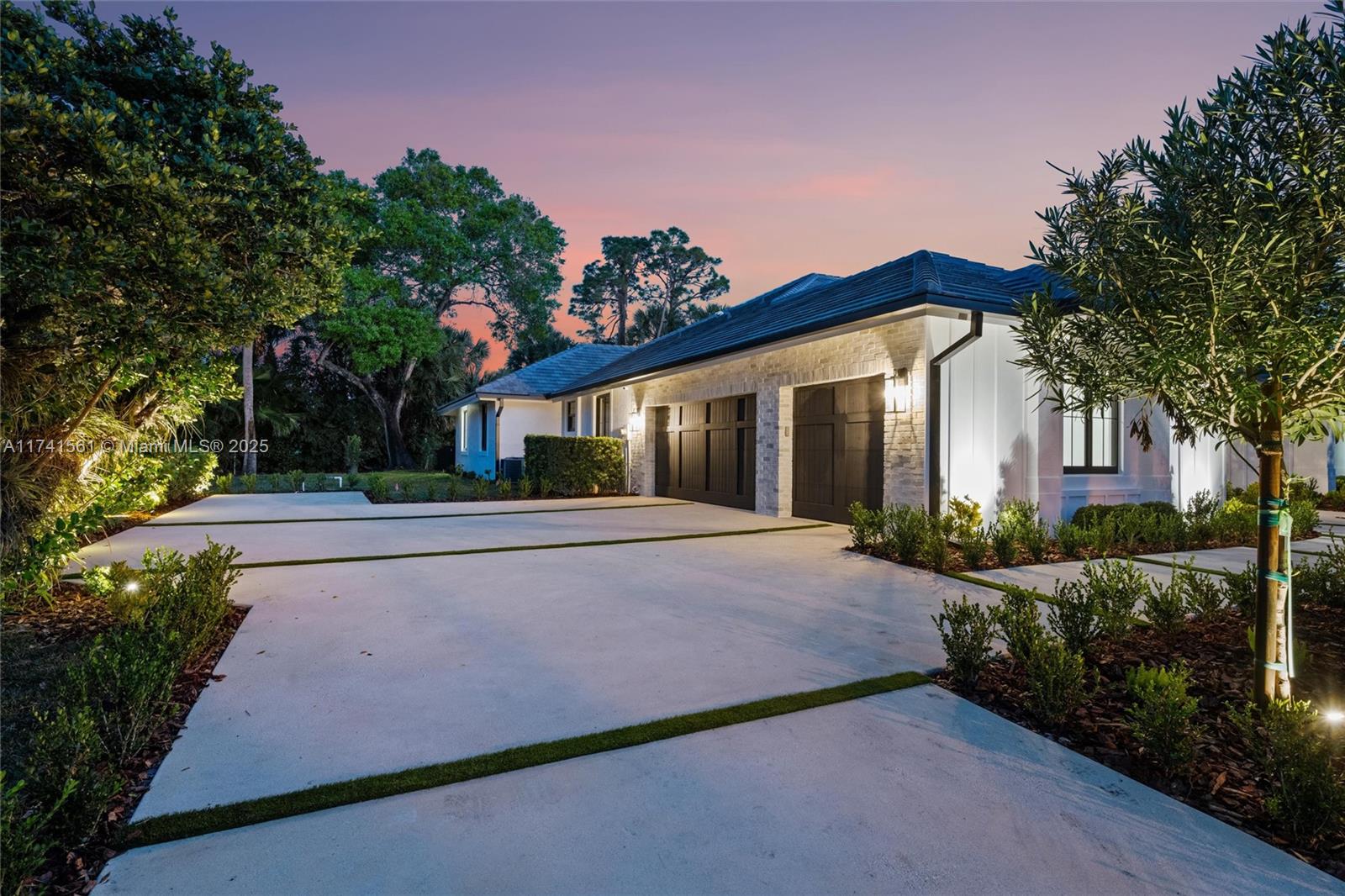 BREAKERS WEST - Residential