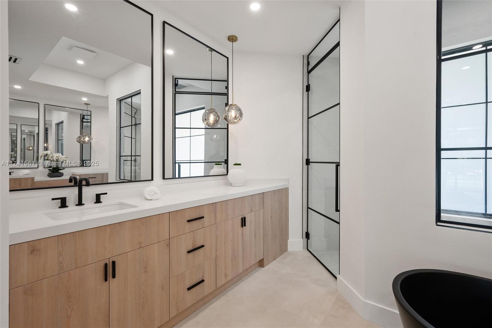 BREAKERS WEST - Residential