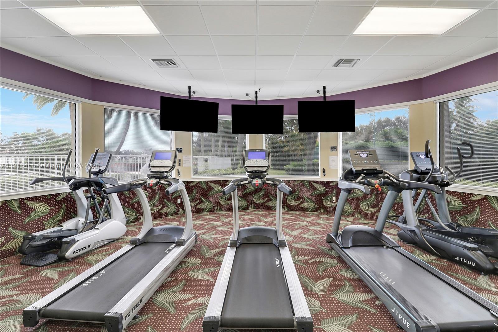 ISLES AT PALM BEACH GARDEN - Residential