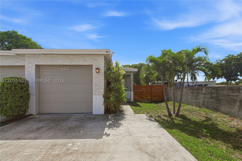 Photo of 935 NW 2nd Ave, Fort Lauderdale, FL 33311 (MLS # A12055502)