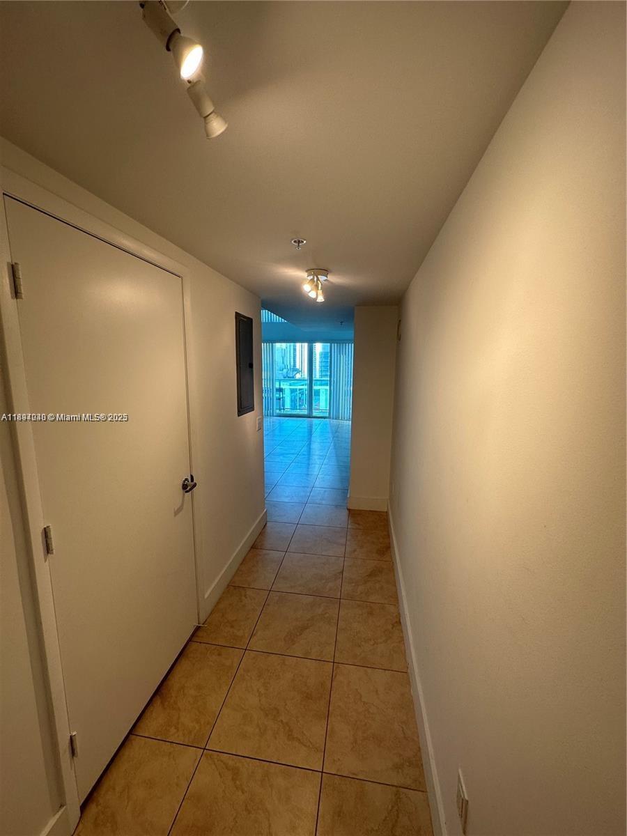 BRICKELL ON THE RIVER S T - Residential Lease
