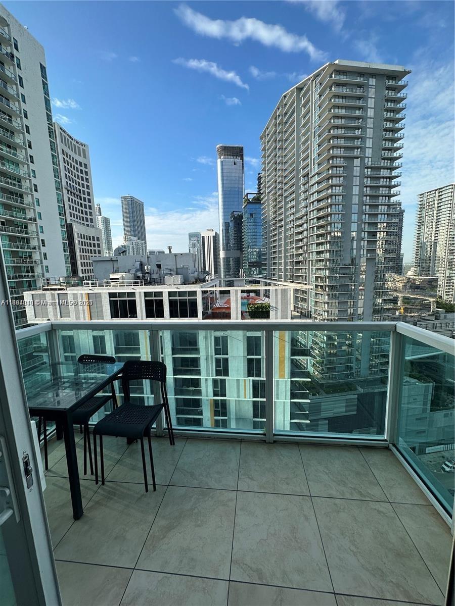 BRICKELL ON THE RIVER S T - Residential Lease